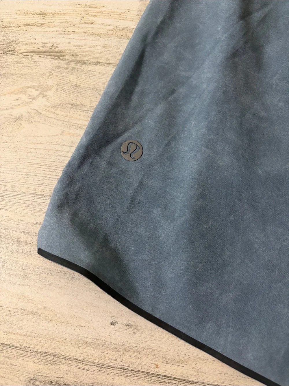lululemon athletica Men's Slate Blue Athletic Shorts - Picture 3 of 10